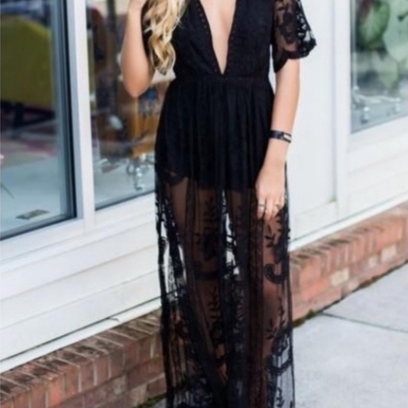 Honey Punch Small Black Lace Maxi Dress Romper Deep Plunge V-Neck Sheer Overlay - Picture 2 of 12